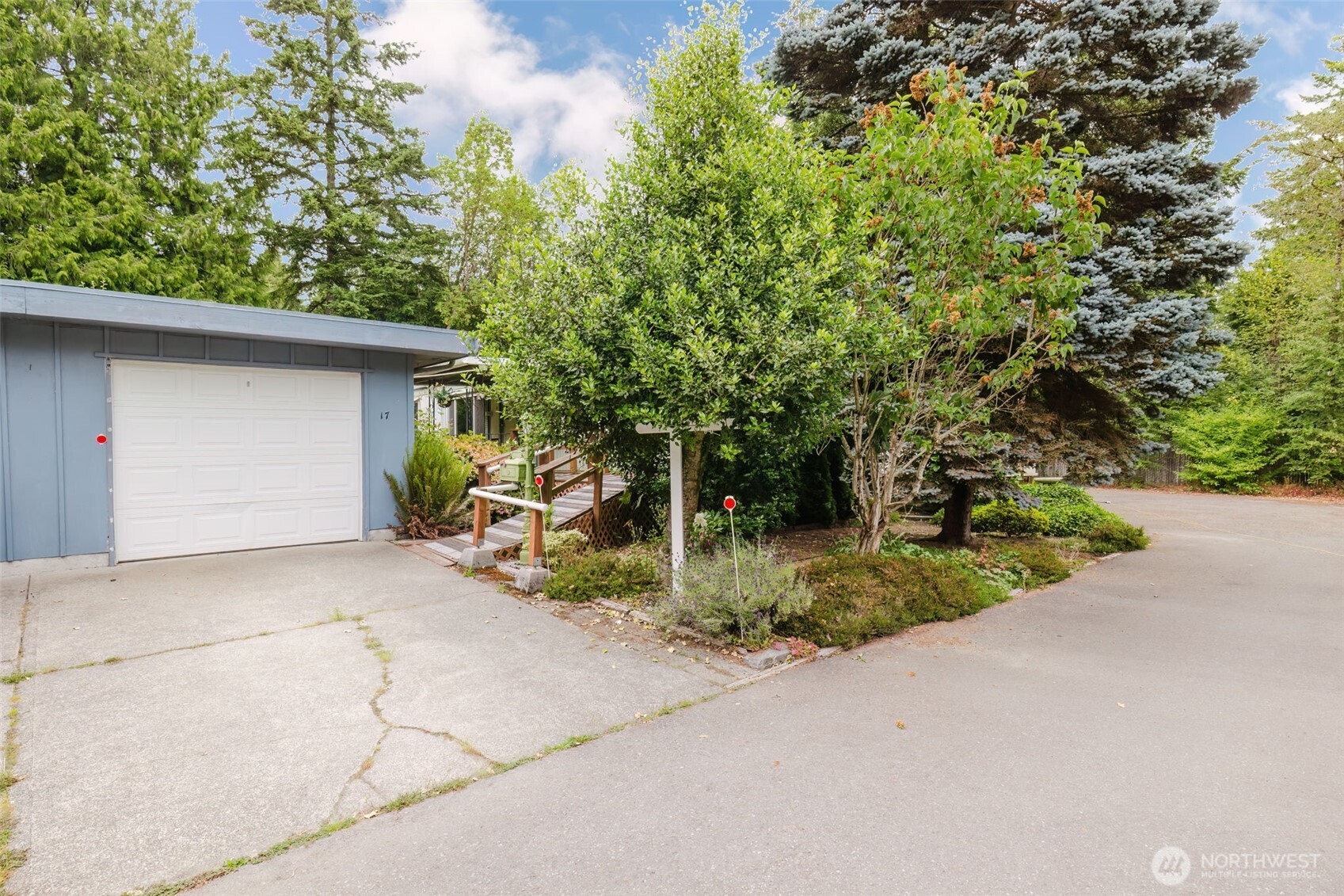 6521 SE Mile Hill Drive Unit: 17