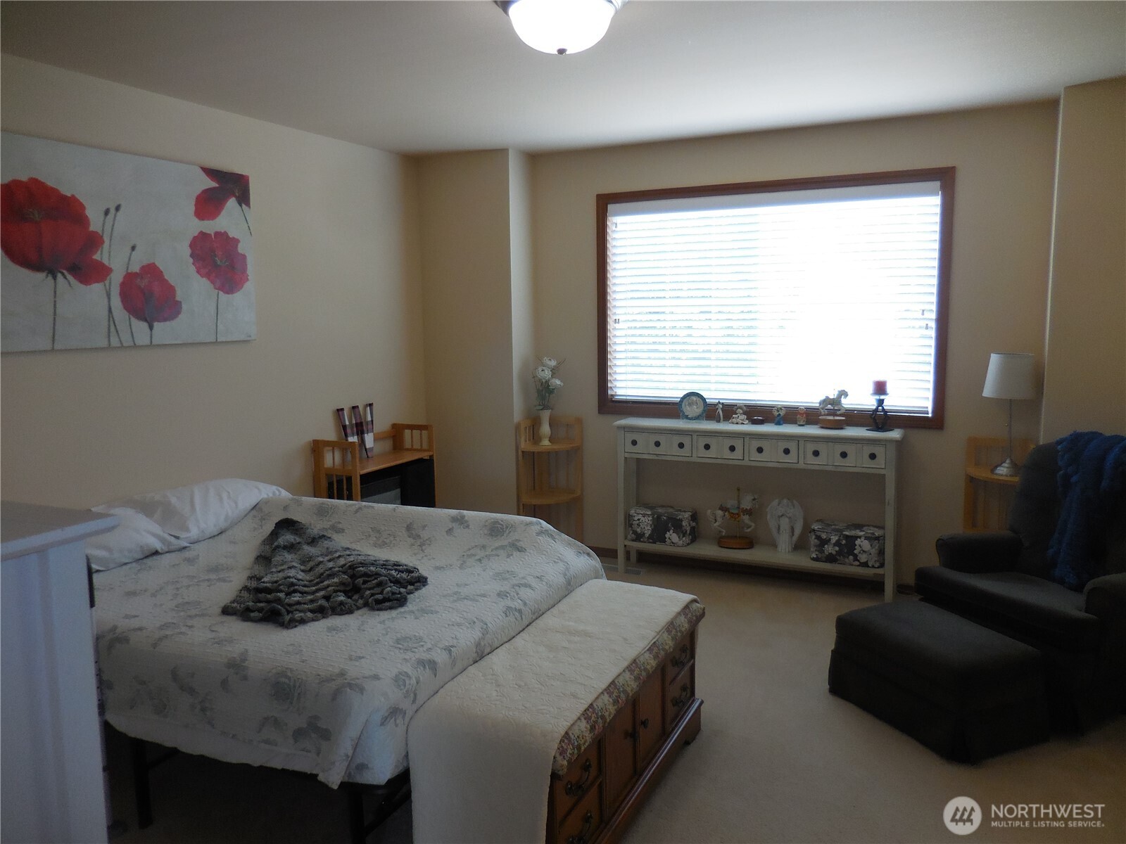 4558 SE Bakken Court
