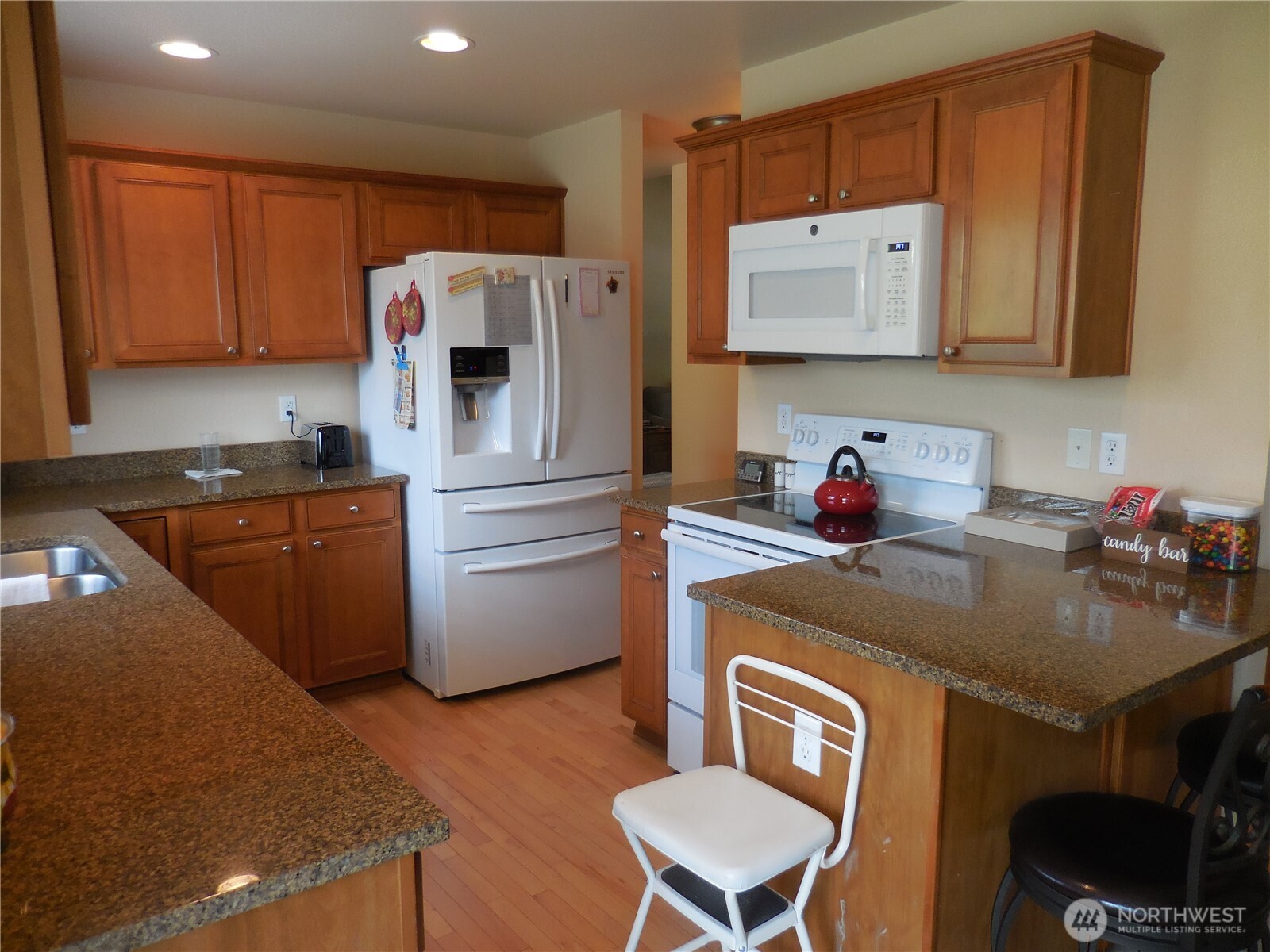 4558 SE Bakken Court