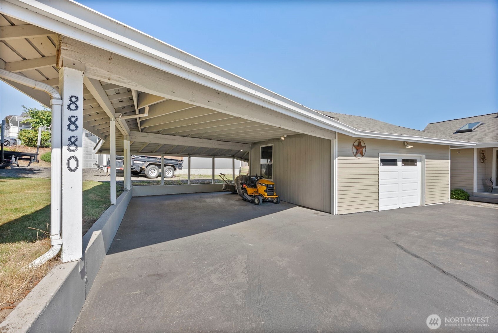 8880 SE Southworth Drive