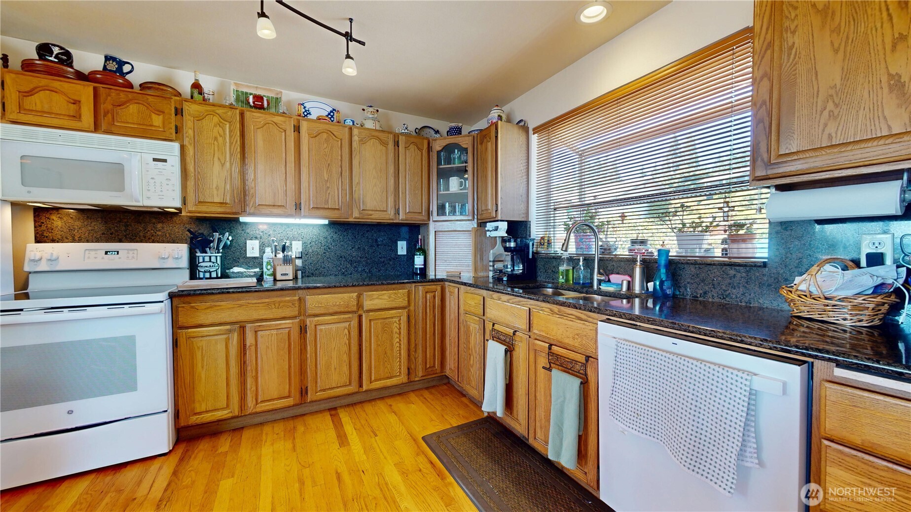 7549 E Alki View Court