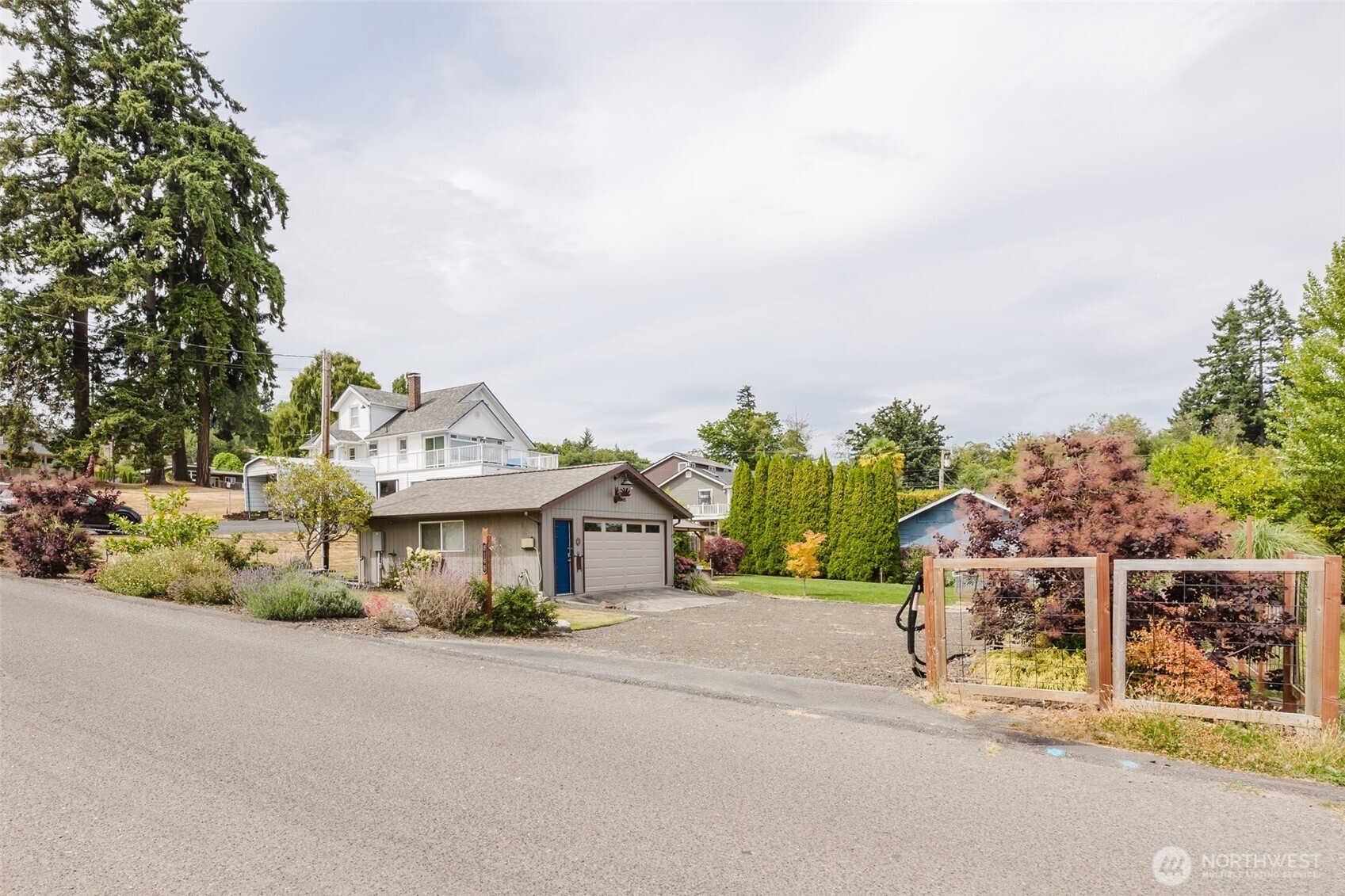 8198 E Daniels Loop
