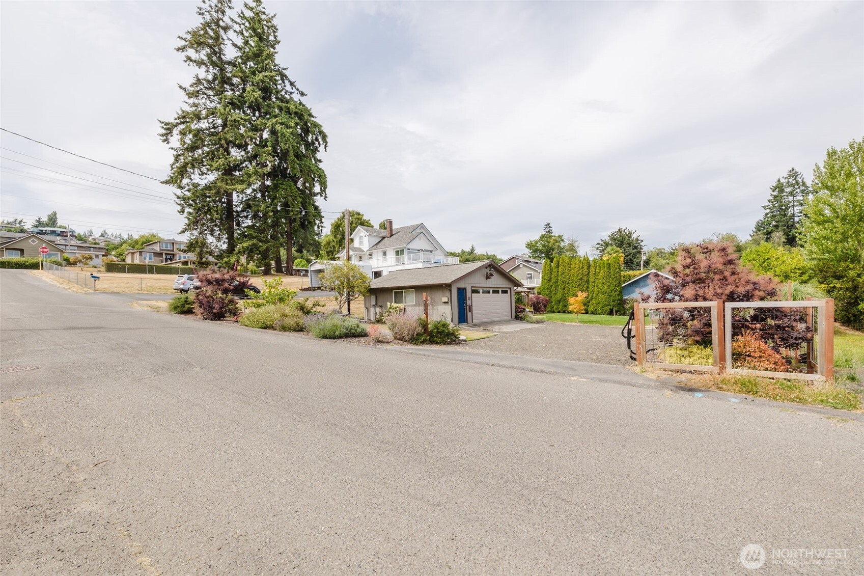8198 E Daniels Loop