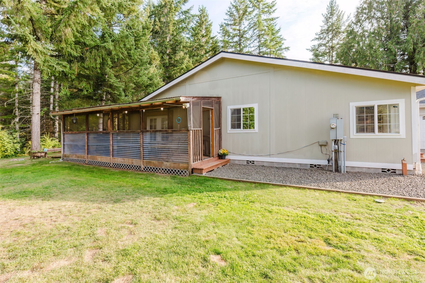 230 E Nikki Lane