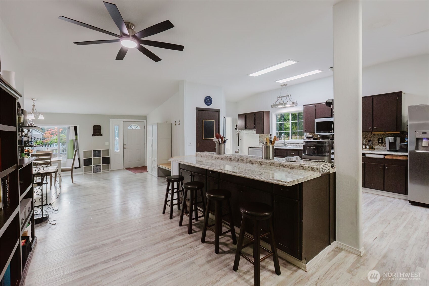 230 E Nikki Lane