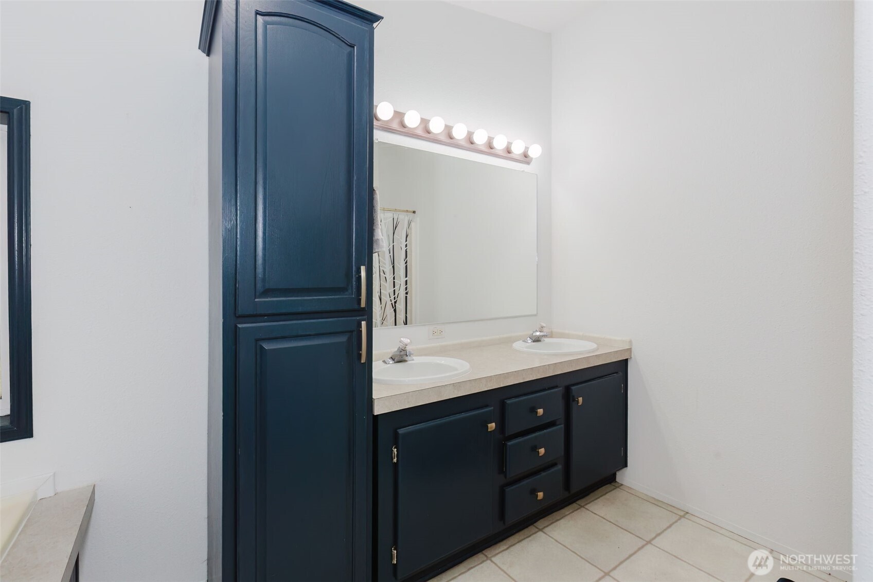 230 E Nikki Lane