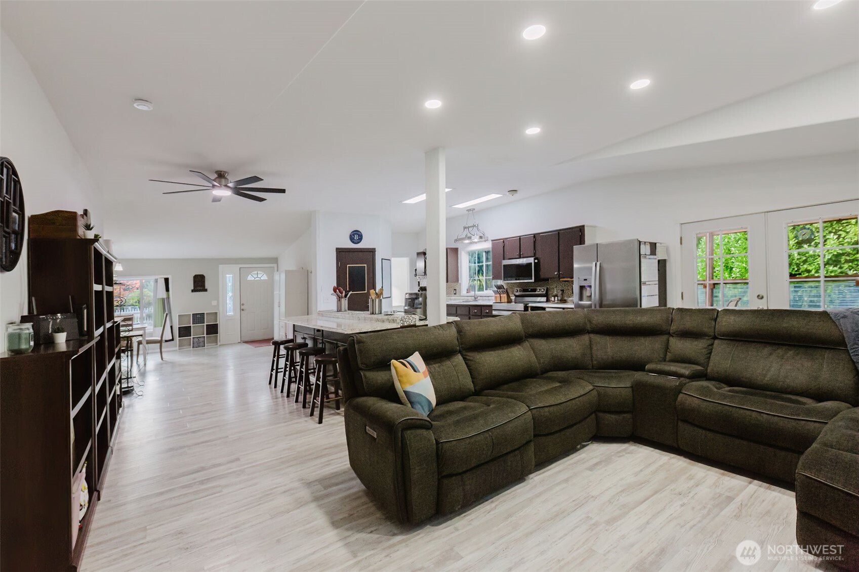 230 E Nikki Lane