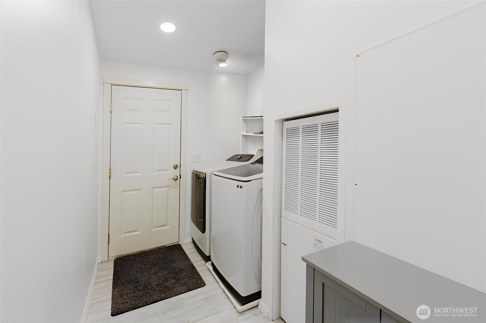 230 E Nikki Lane