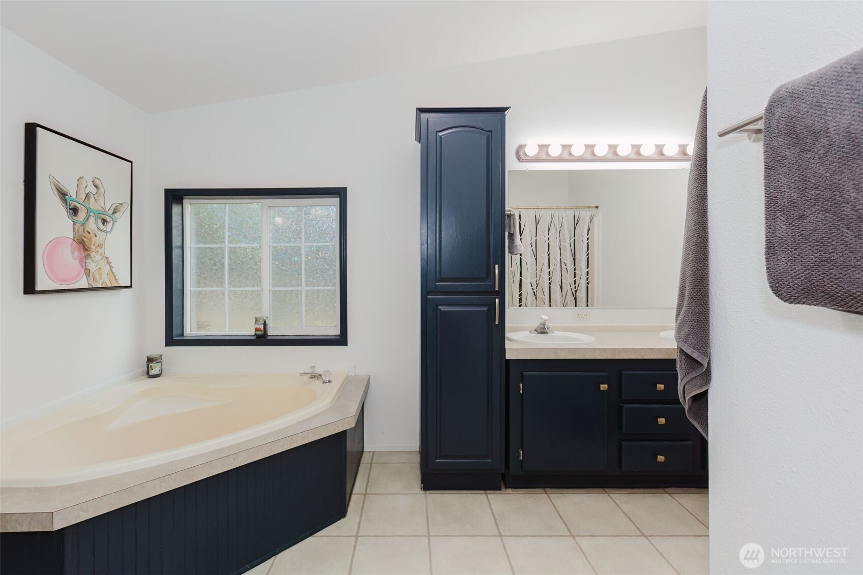 230 E Nikki Lane