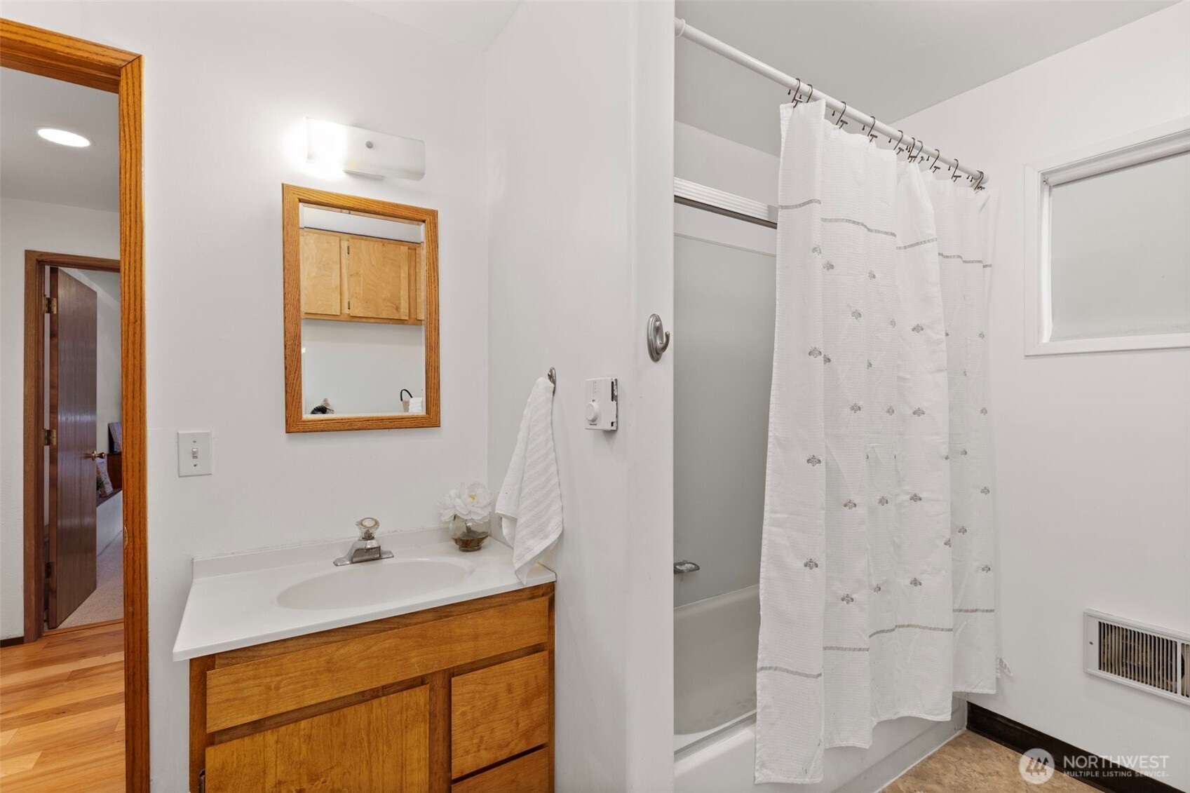 21 NE Rhododendron Boulevard