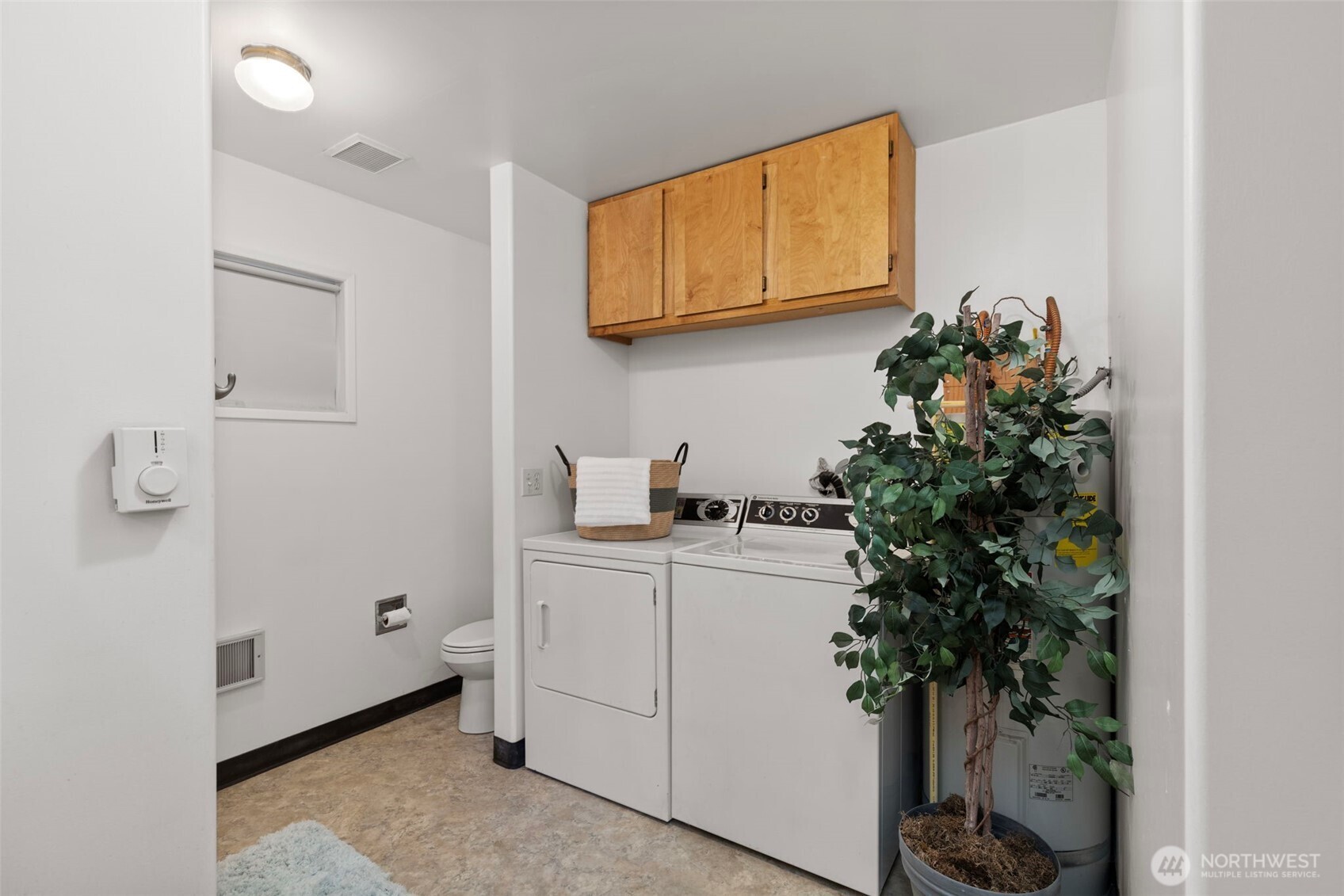 21 NE Rhododendron Boulevard