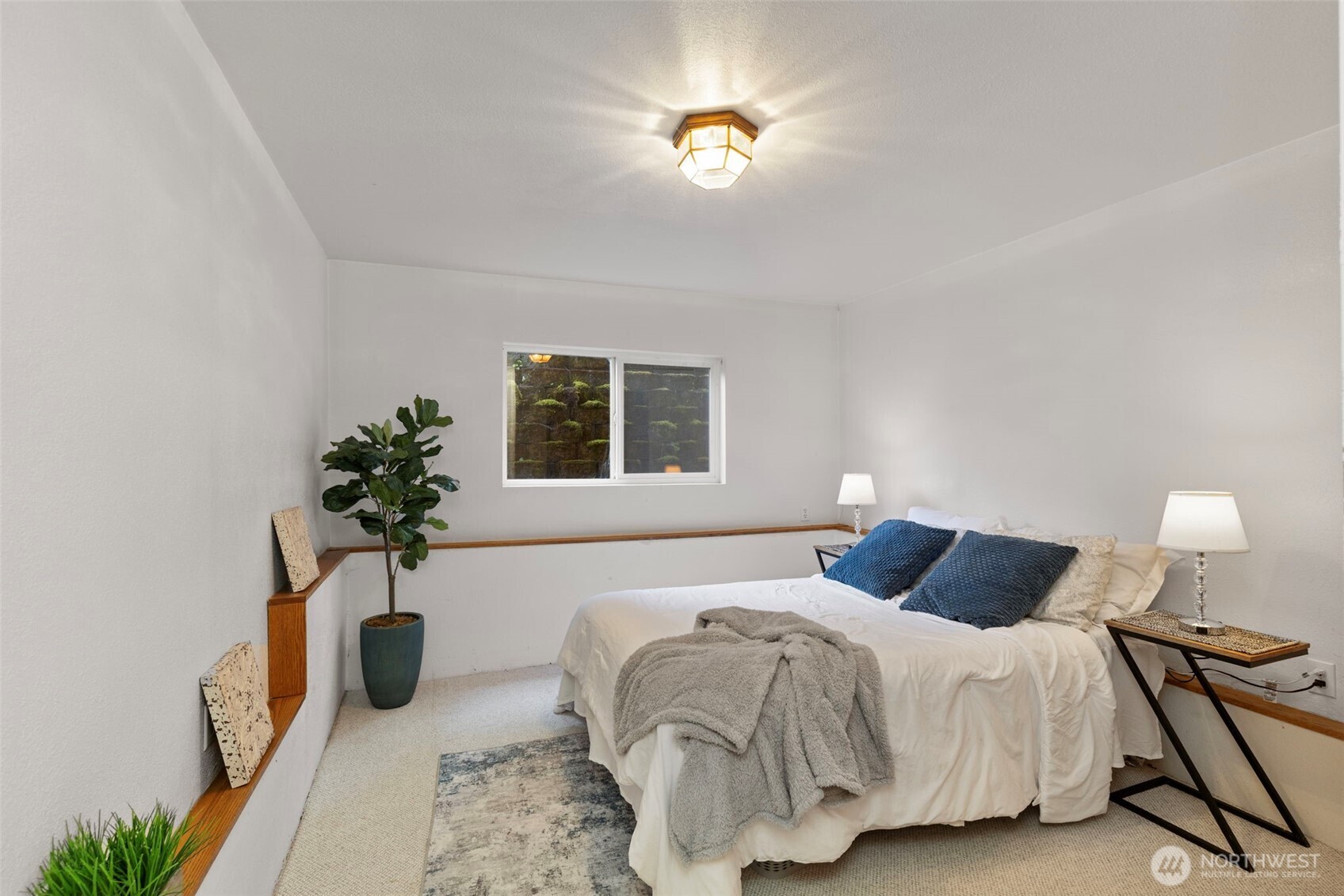 21 NE Rhododendron Boulevard