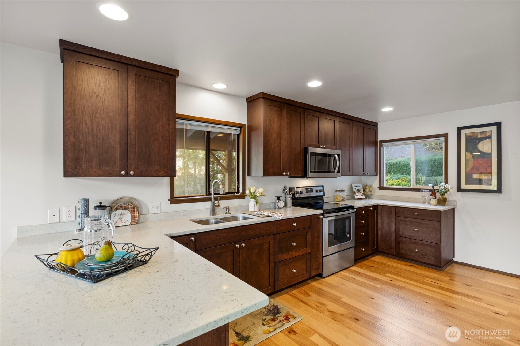 21 NE Rhododendron Boulevard