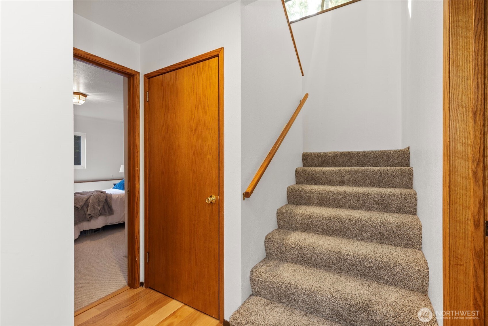 21 NE Rhododendron Boulevard