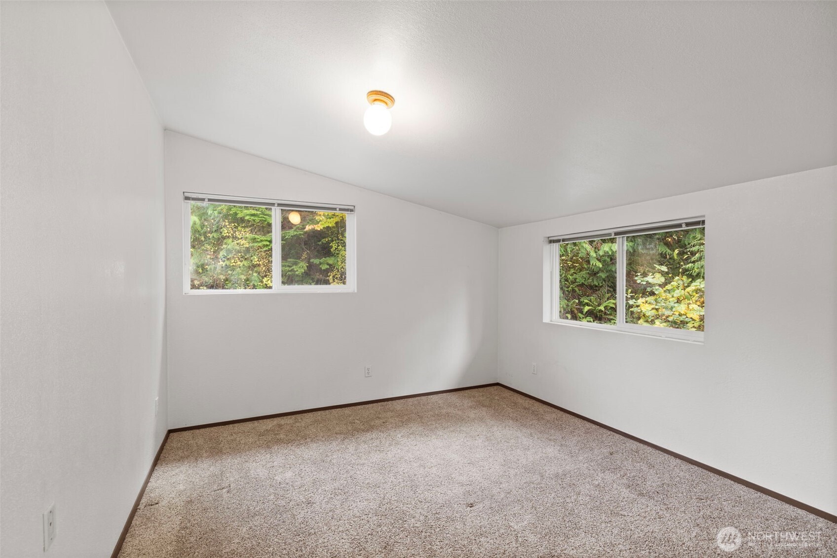 21 NE Rhododendron Boulevard