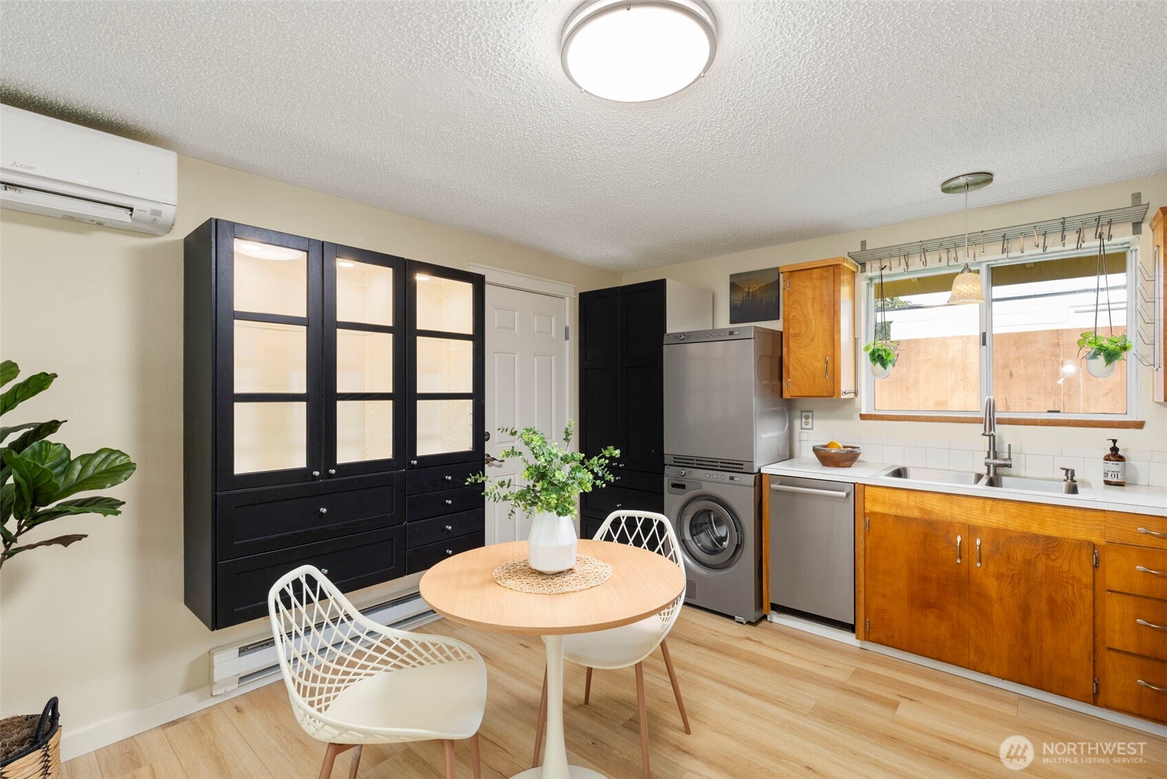 2602 Dodge Street NE