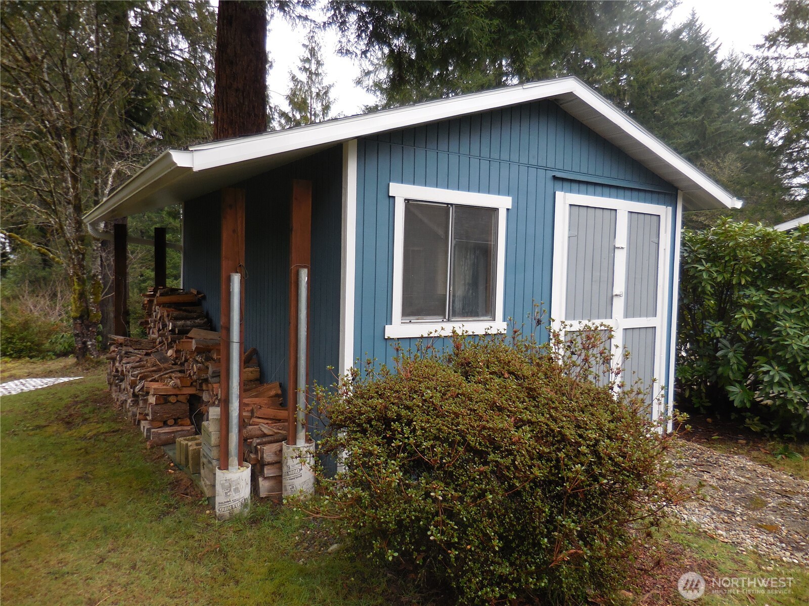 650 SW Dogwood Road