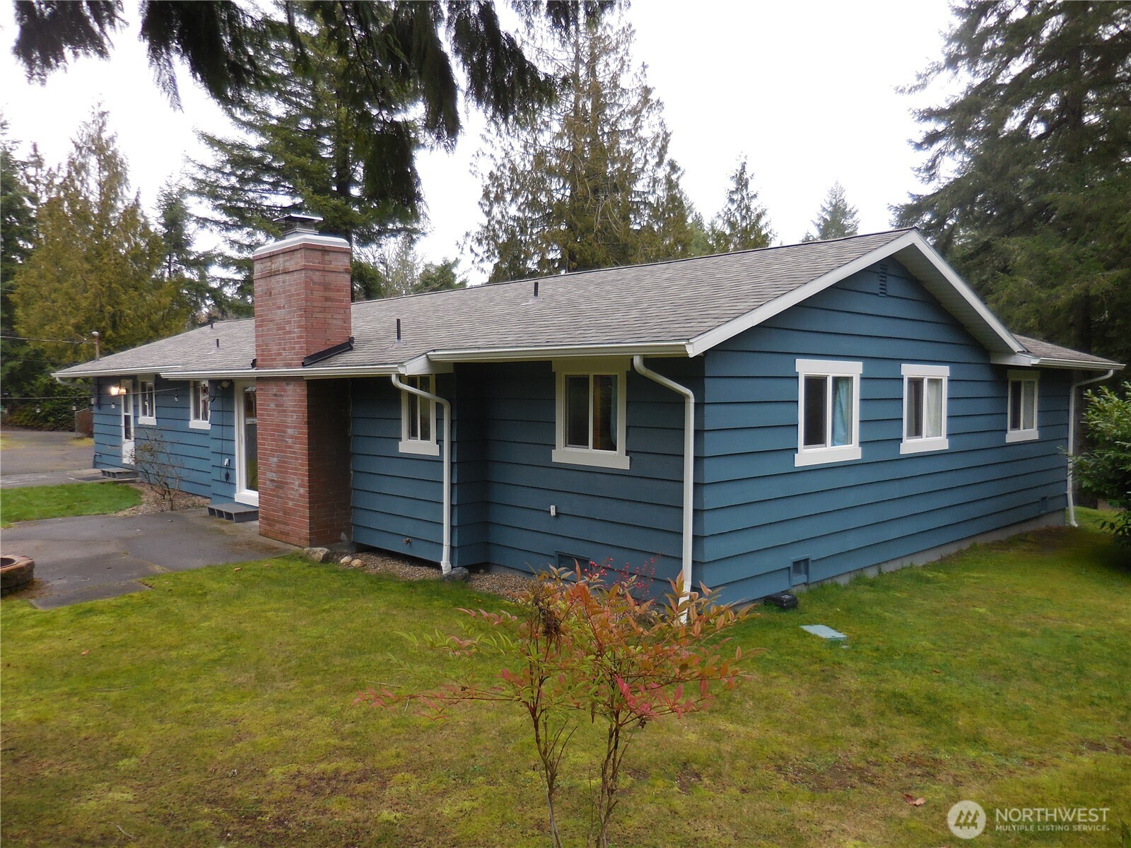 650 SW Dogwood Road