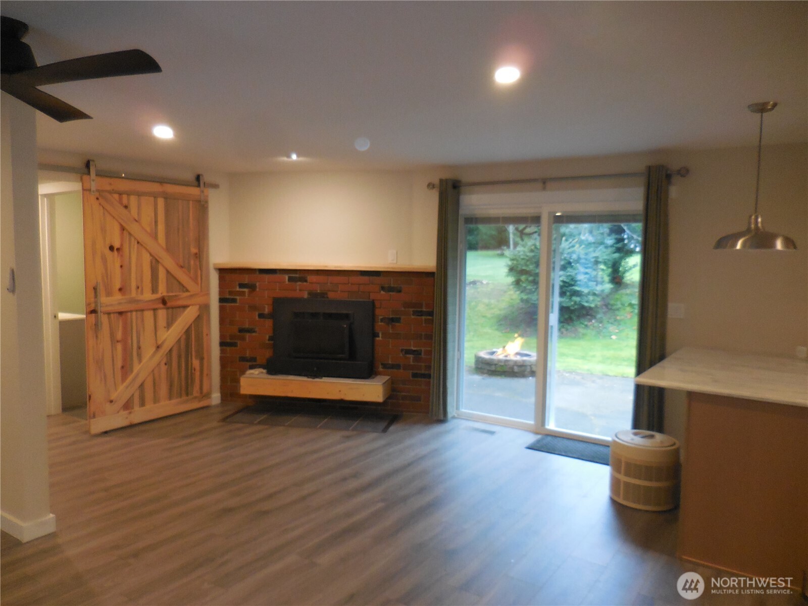 650 SW Dogwood Road