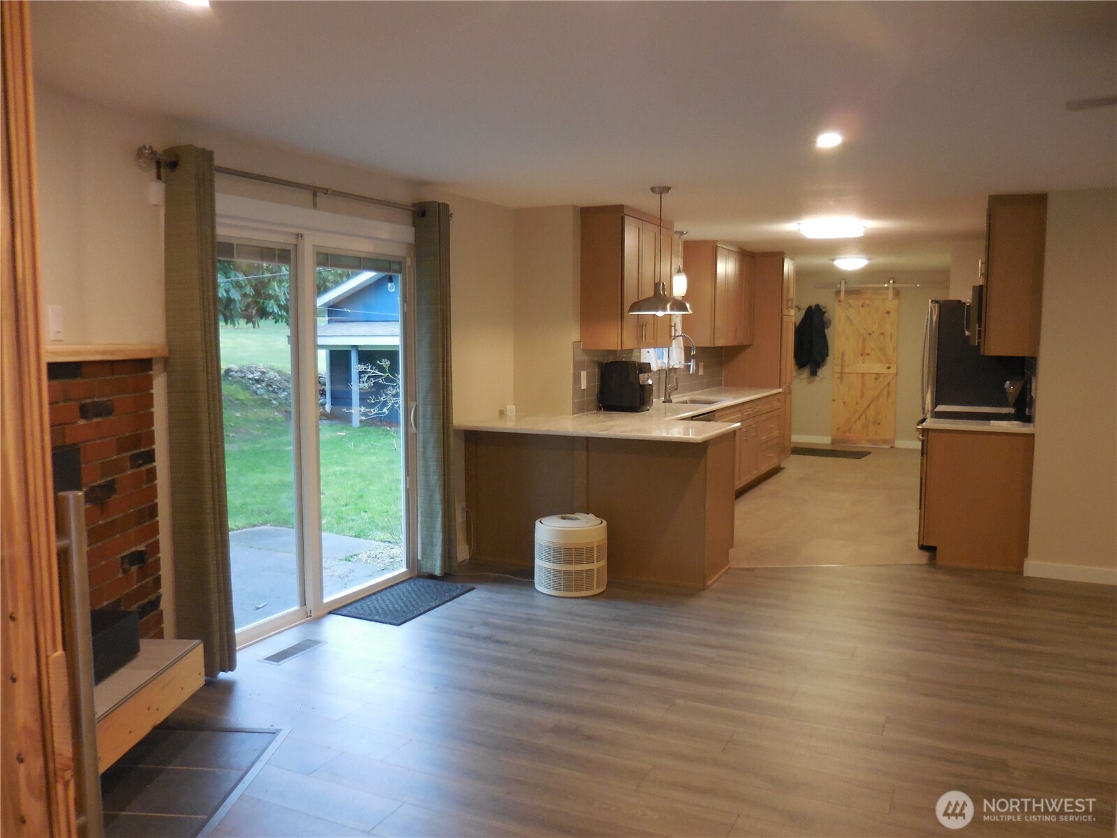 650 SW Dogwood Road