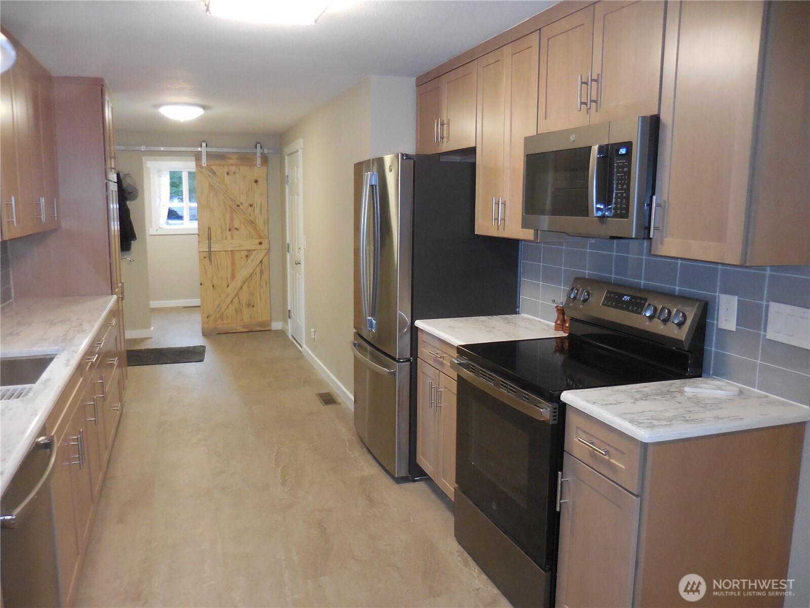 650 SW Dogwood Road