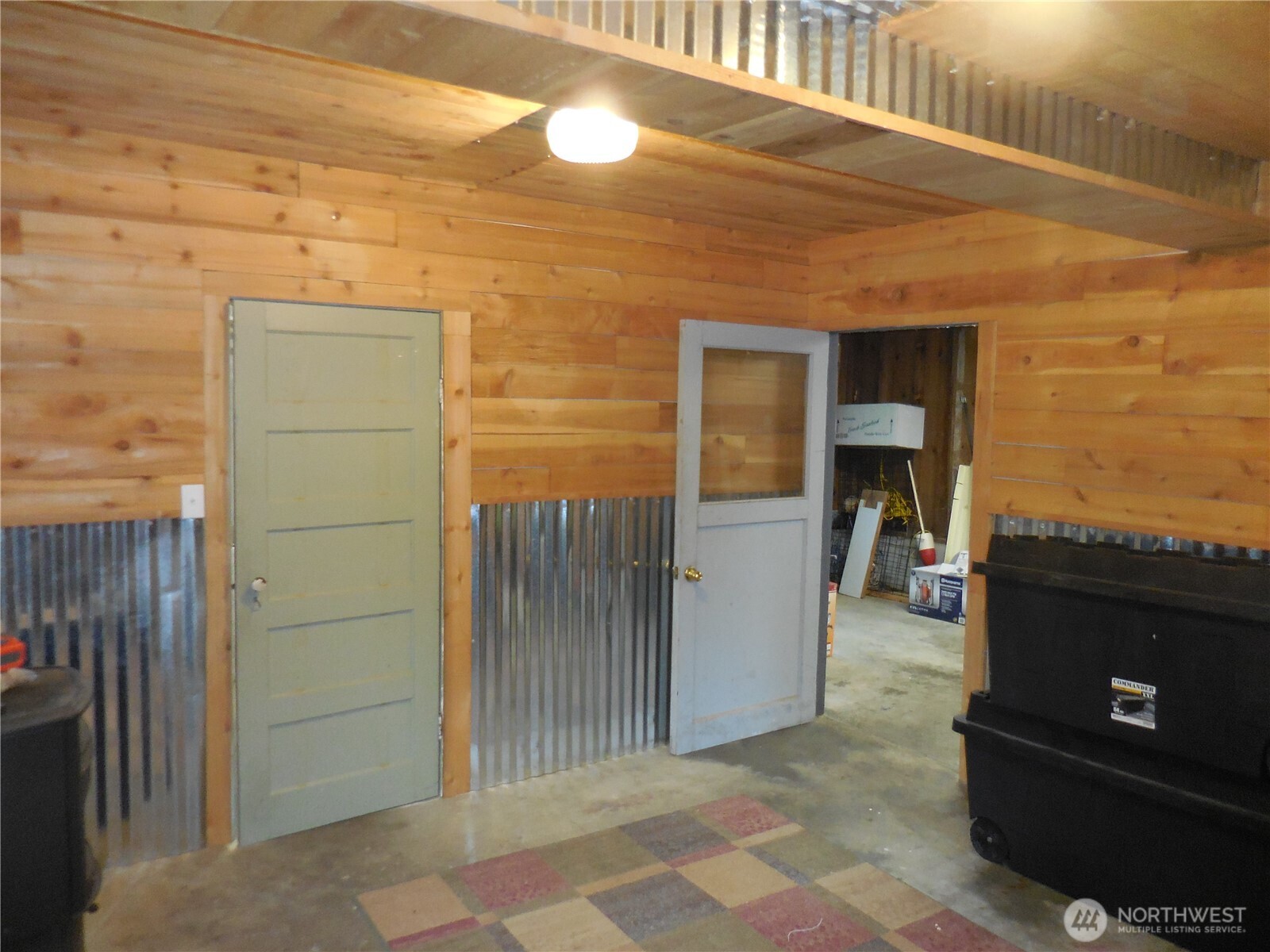 650 SW Dogwood Road