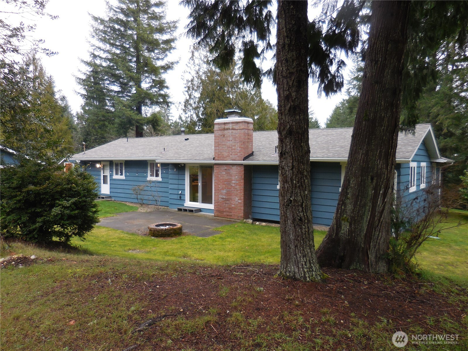 650 SW Dogwood Road