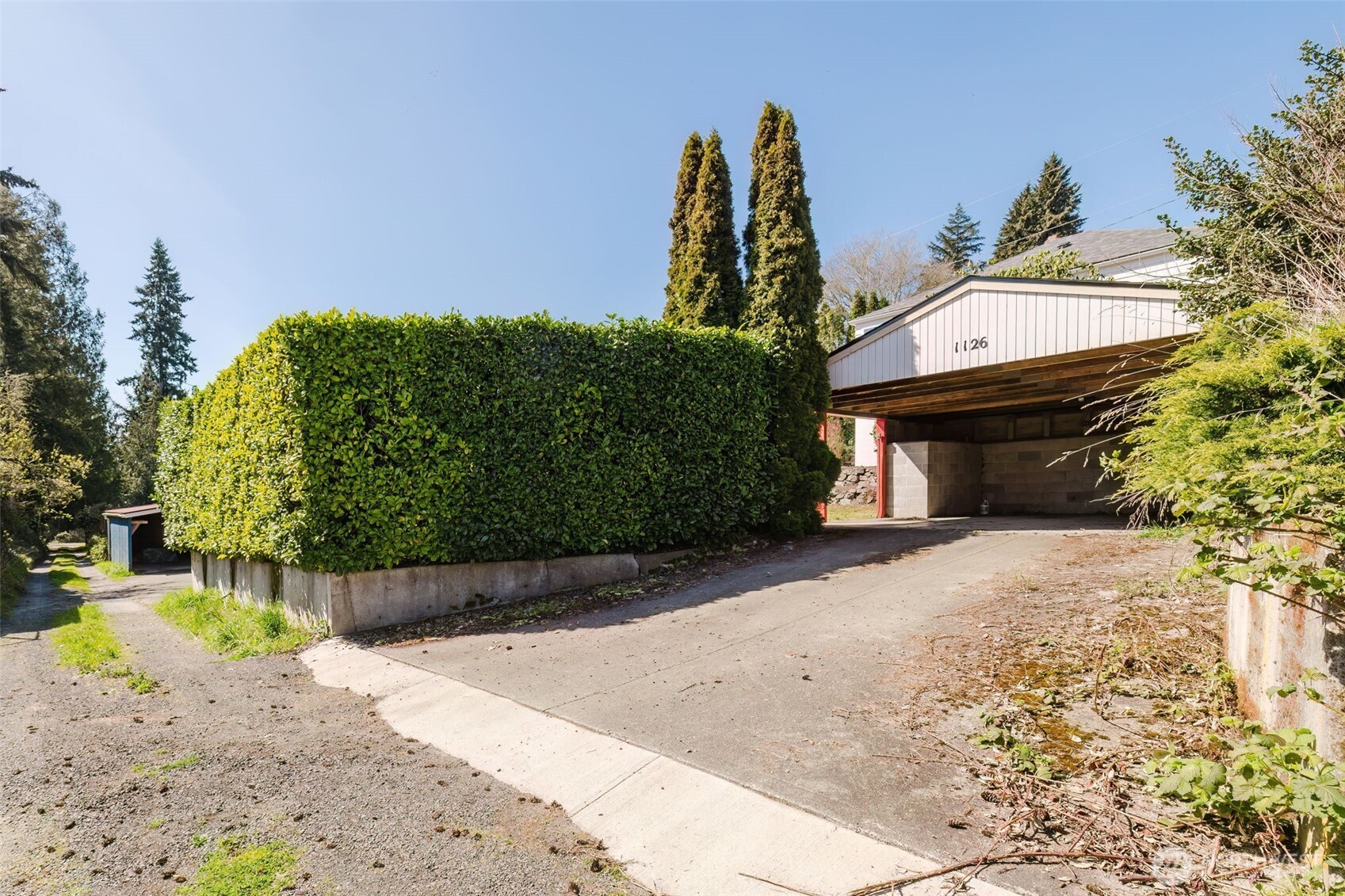 1126 Evans Avenue W