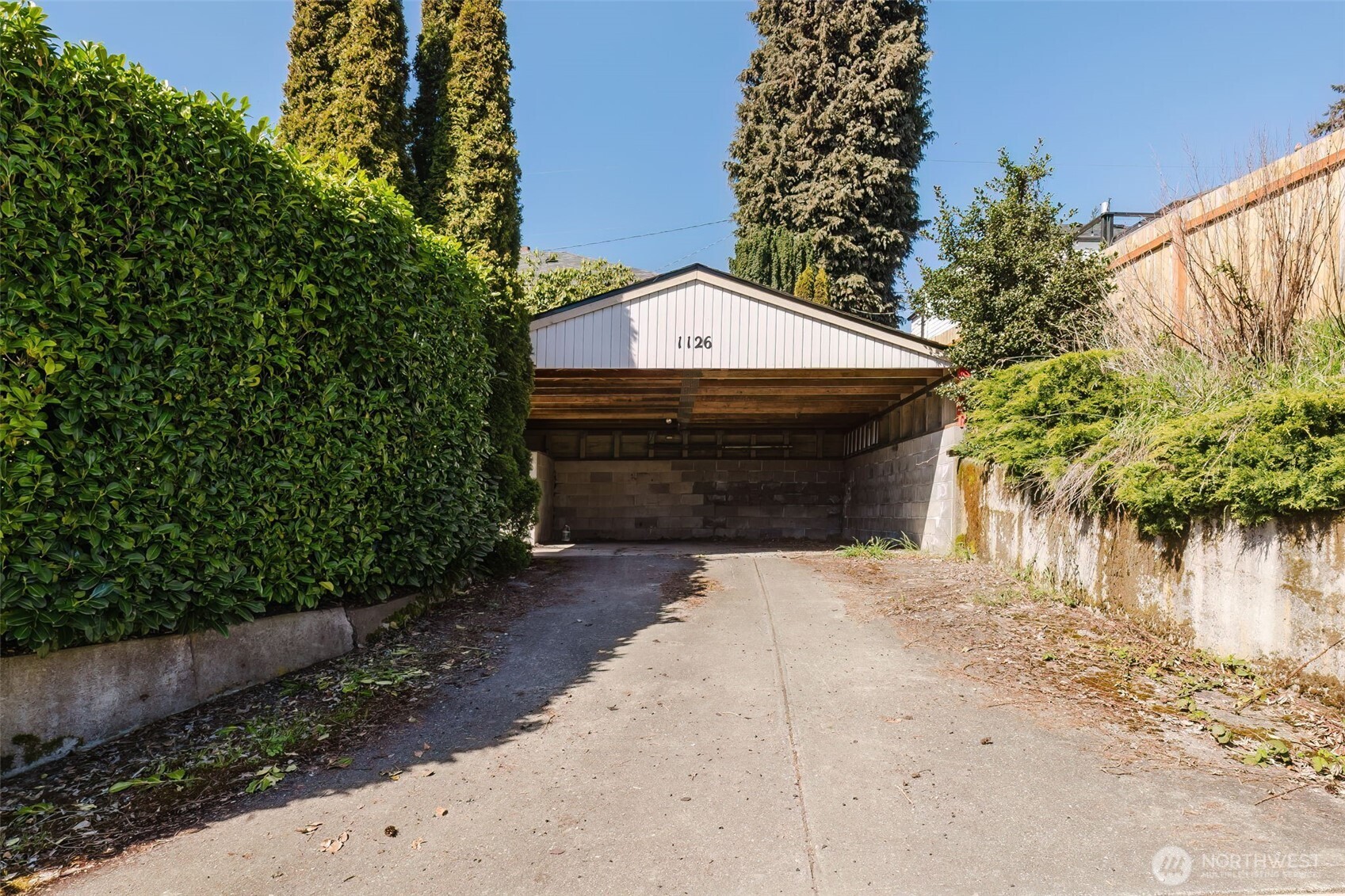 1126 Evans Avenue W
