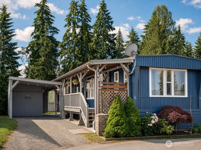 4024 NW Country Lane NW Unit: 13
