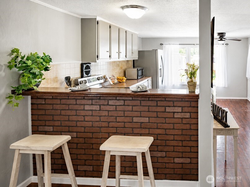 4024 NW Country Lane NW Unit: 13