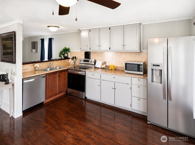 4024 NW Country Lane NW Unit: 13