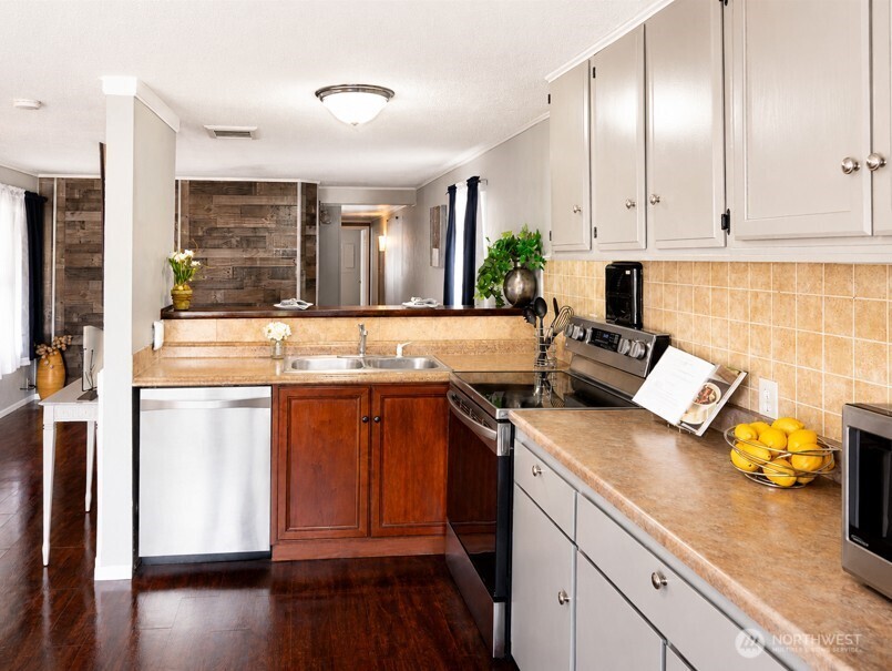 4024 NW Country Lane NW Unit: 13
