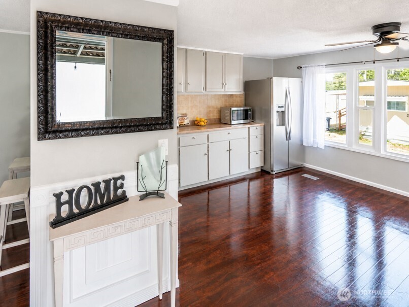 4024 NW Country Lane NW Unit: 13