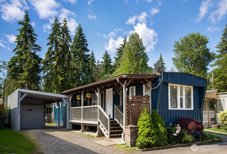 4024 NW Country Lane NW Unit: 13