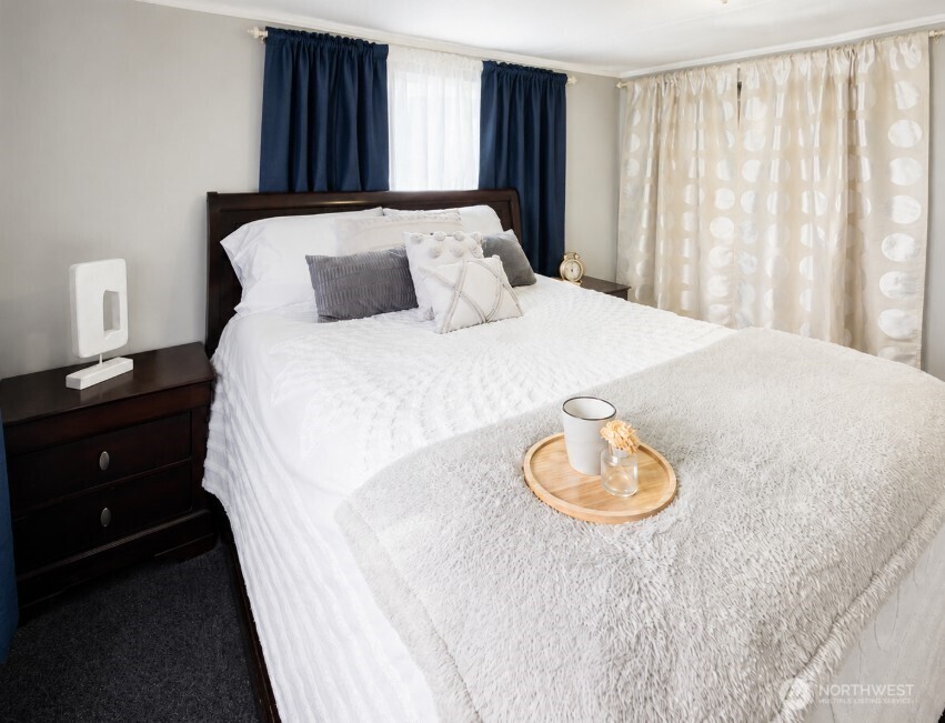 4024 NW Country Lane NW Unit: 13