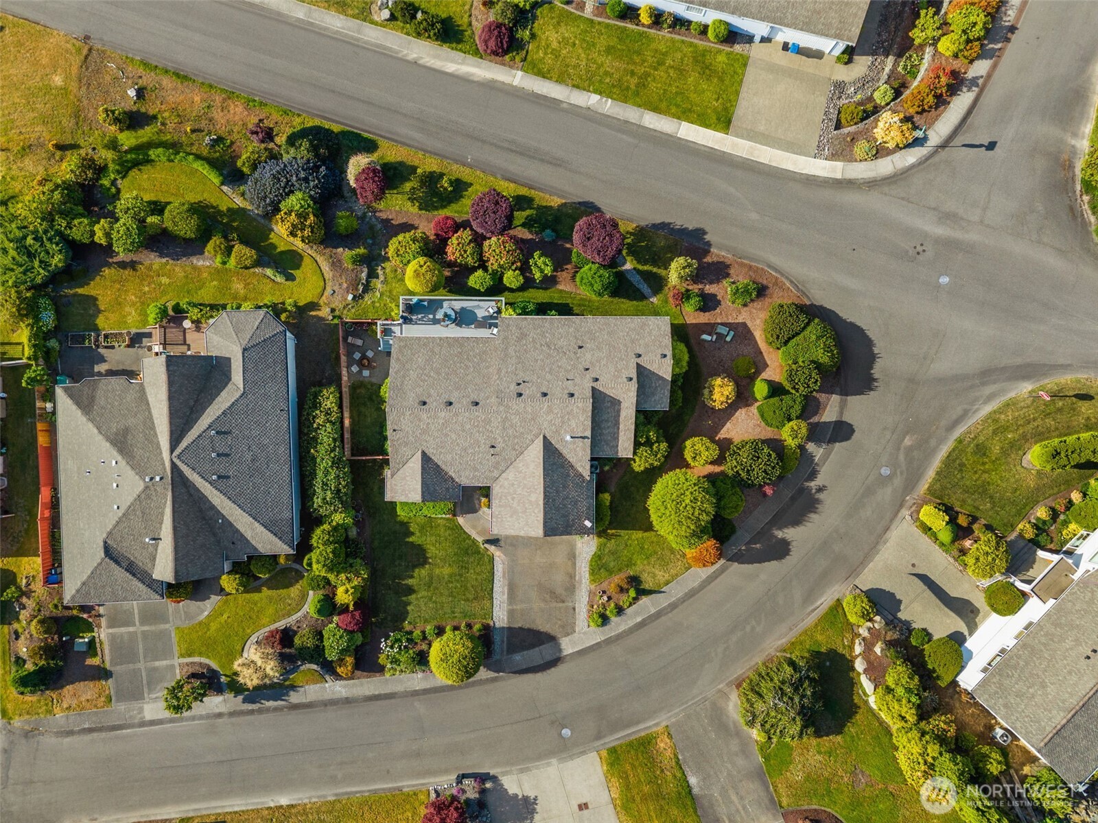 650 Medallion Place E