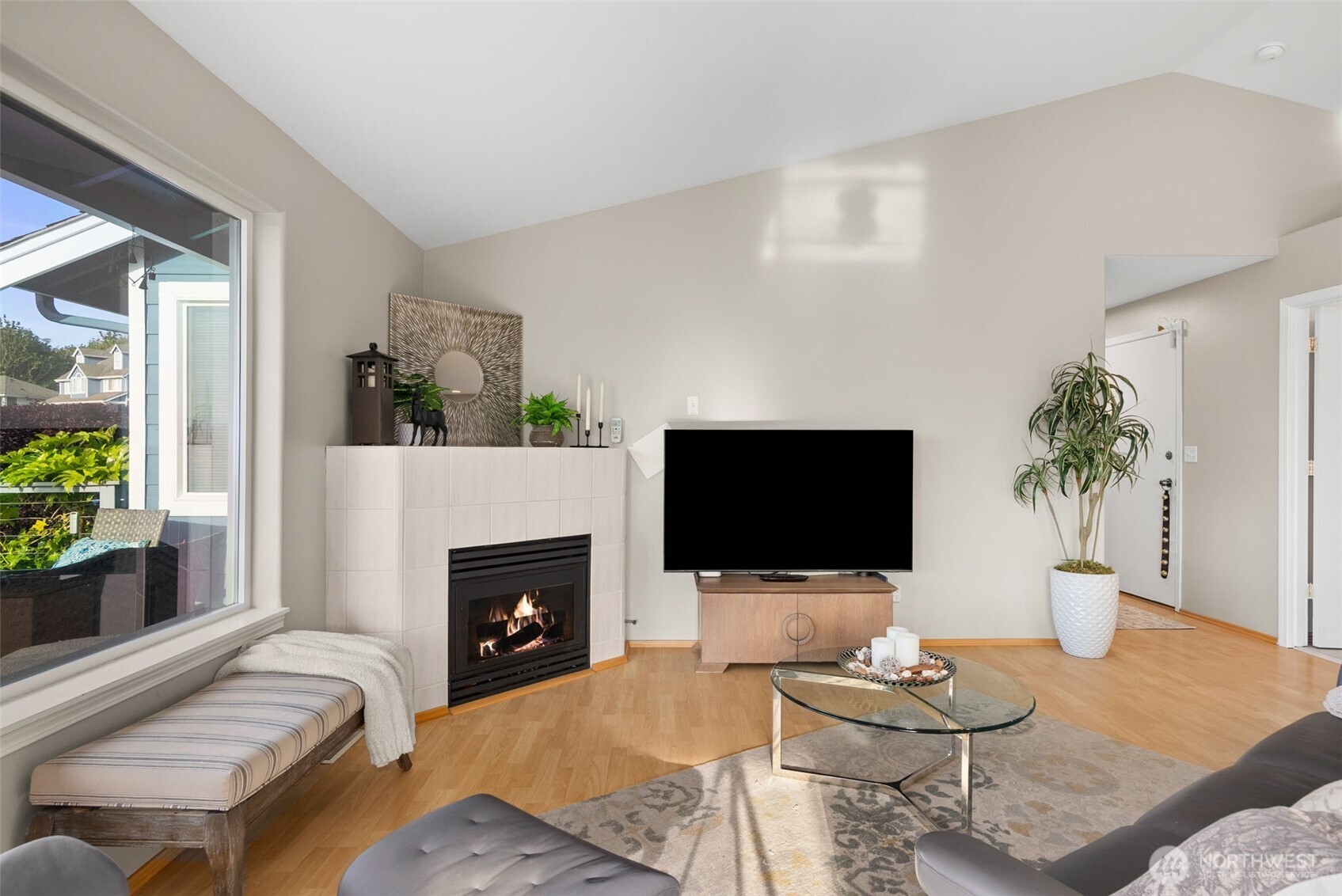 650 Medallion Place E