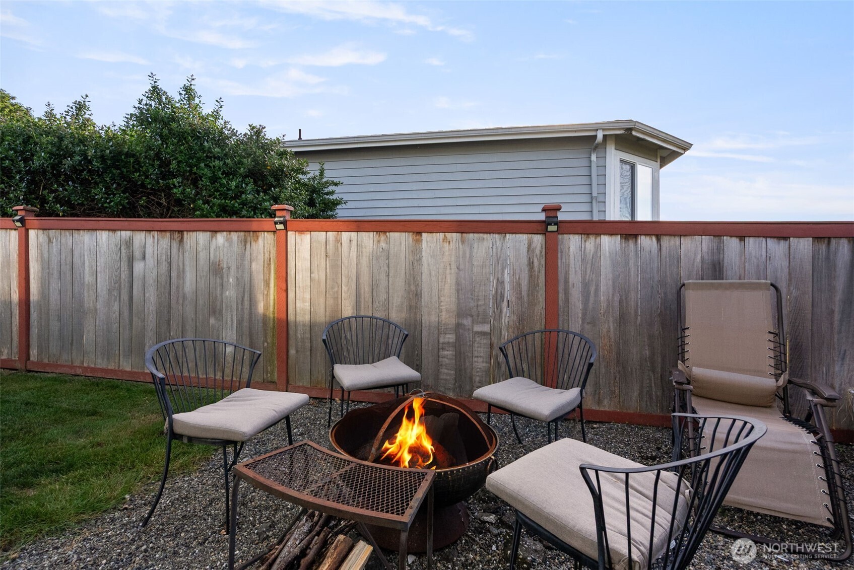 650 Medallion Place E