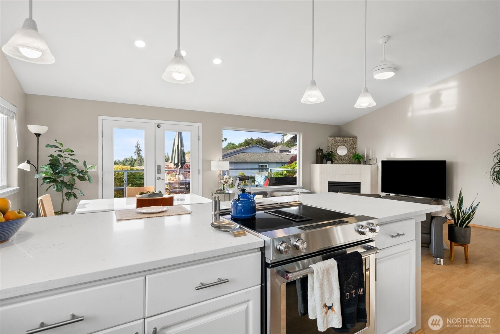 650 Medallion Place E