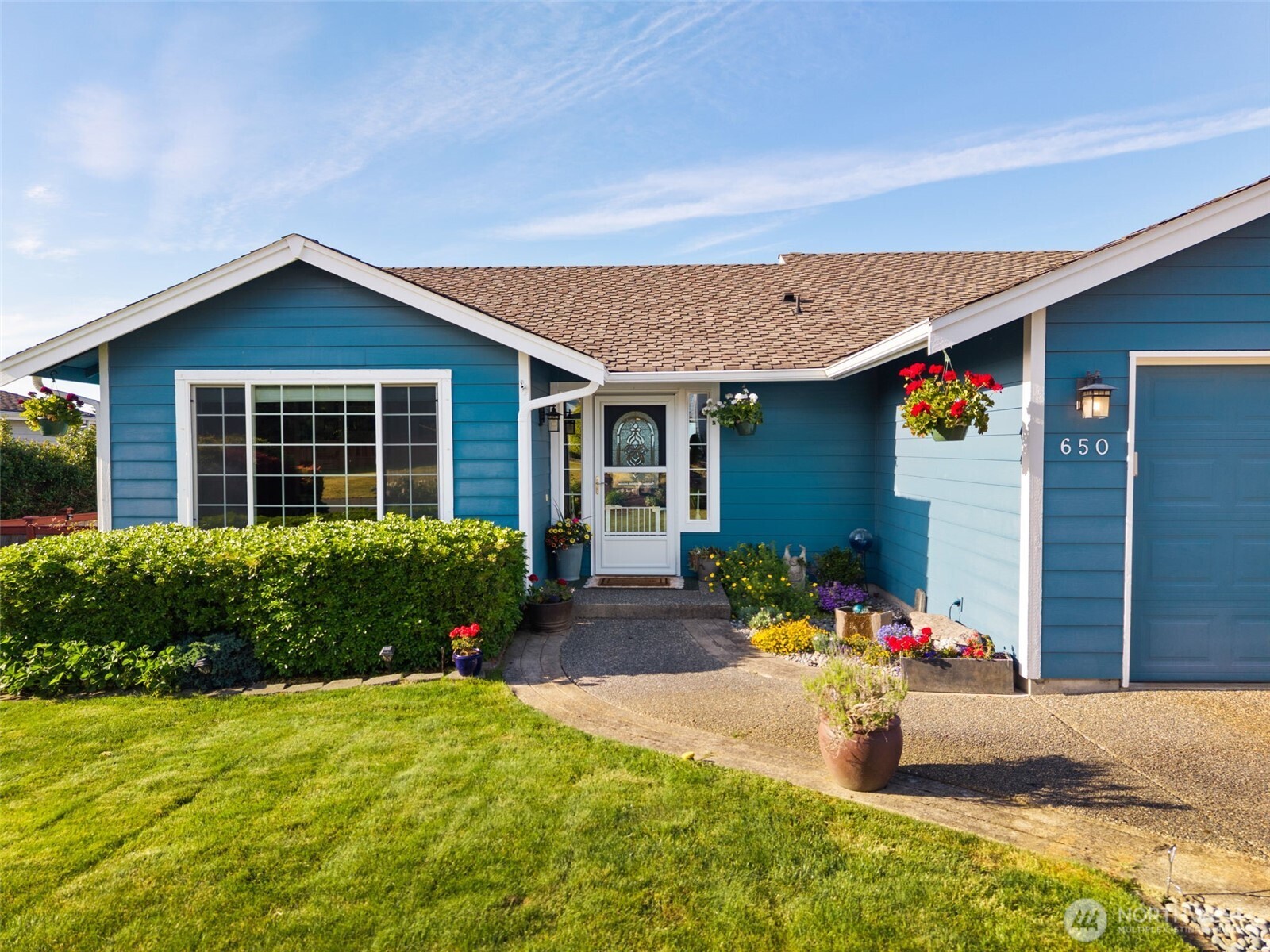 650 Medallion Place E