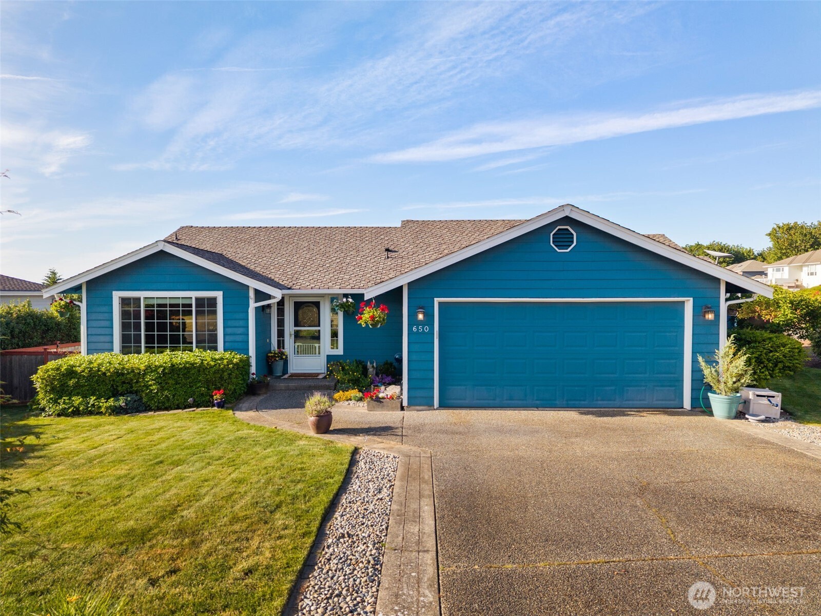 650 Medallion Place E