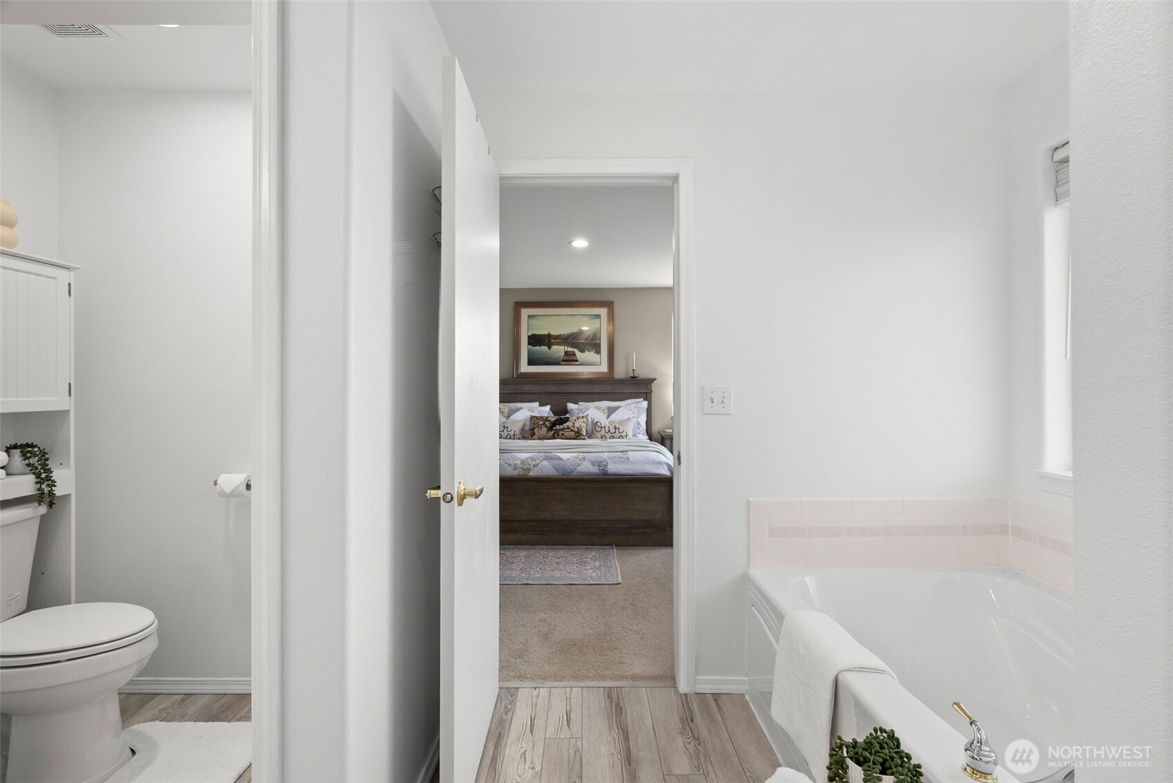 650 Medallion Place E