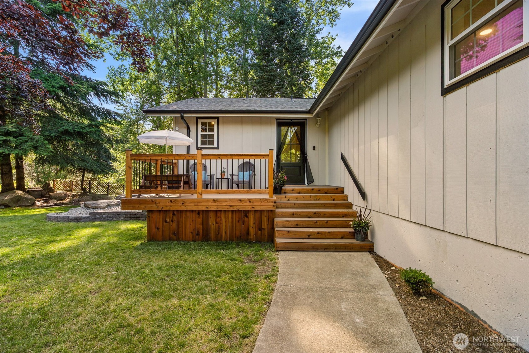 395 NW Blomster Way