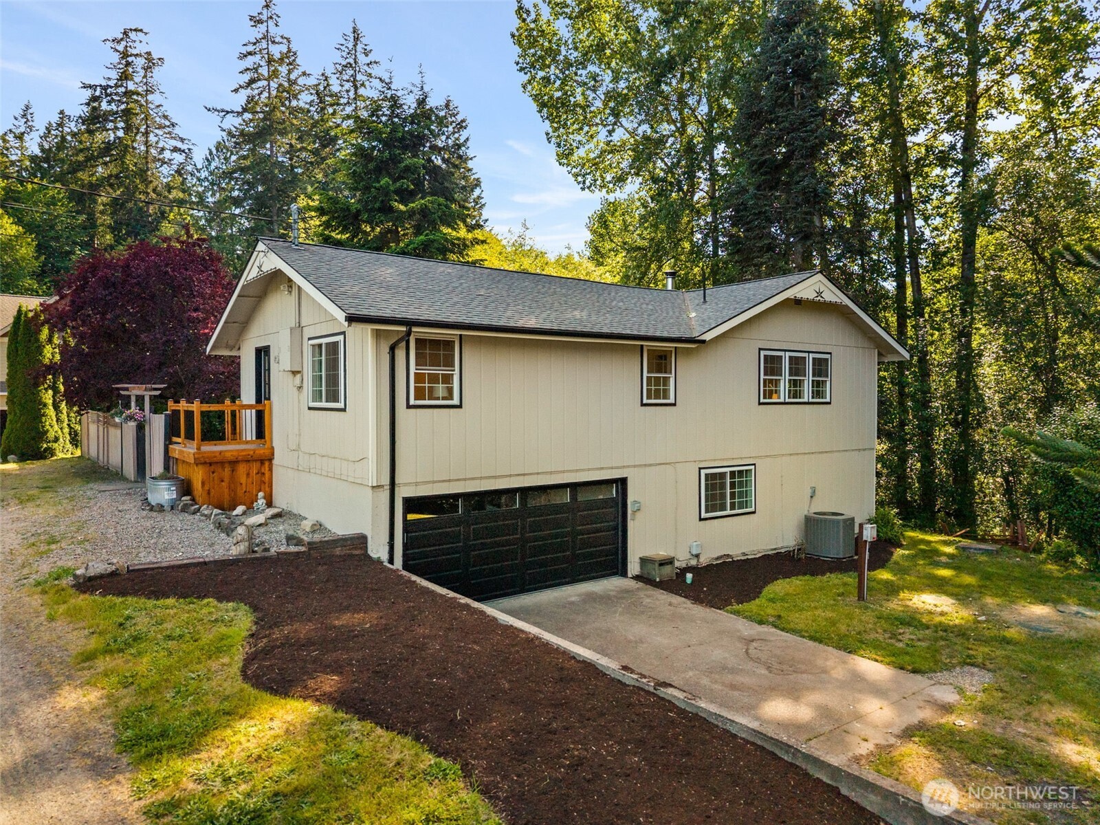 395 NW Blomster Way