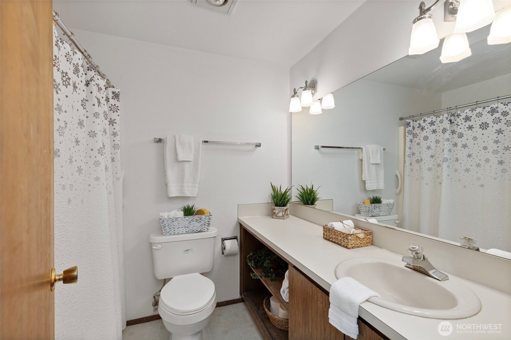 923 Pershing Avenue Unit: 205