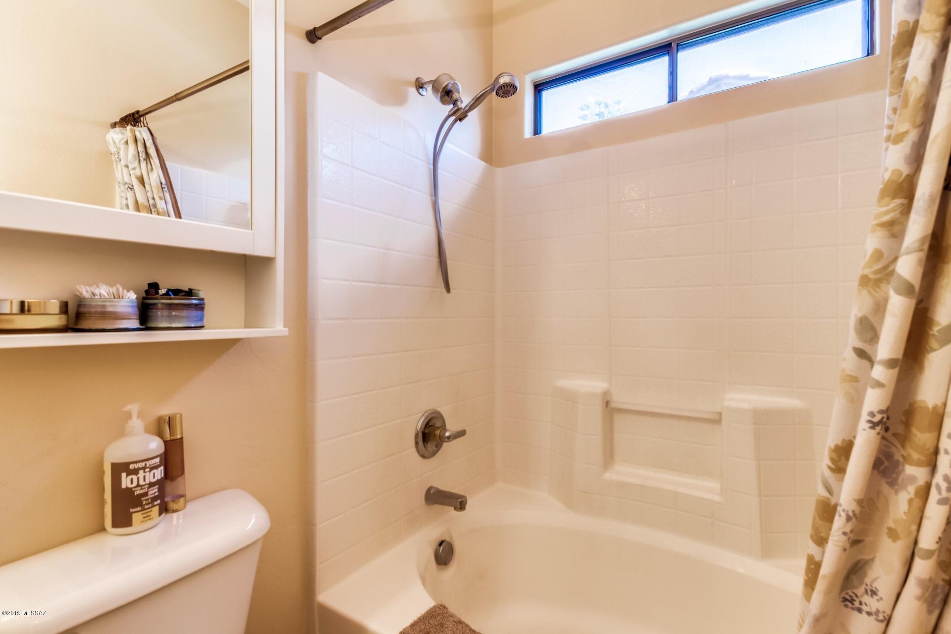 12442 N Pinnacle Vista Court