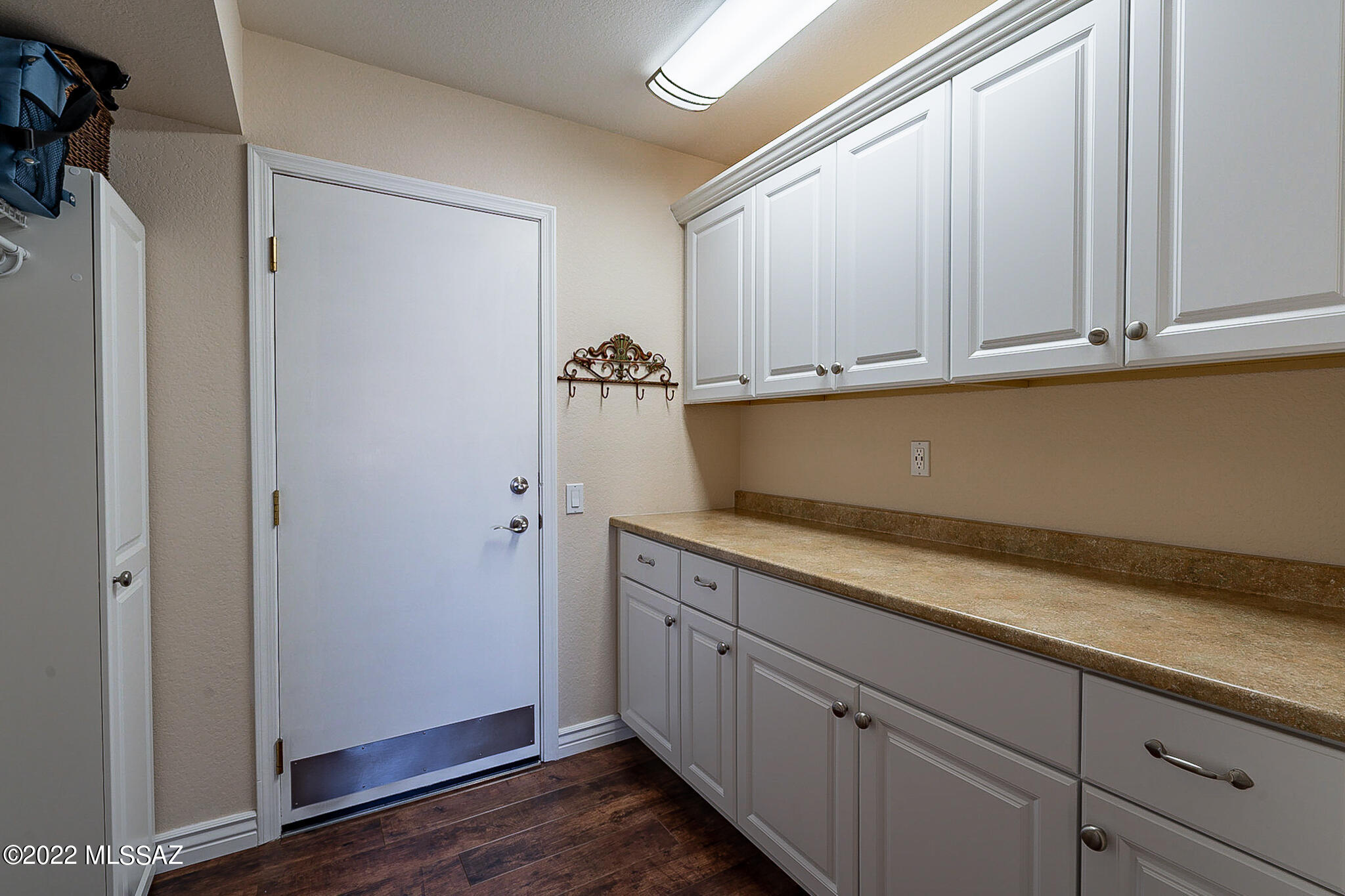 1565 E Broken Bow Way