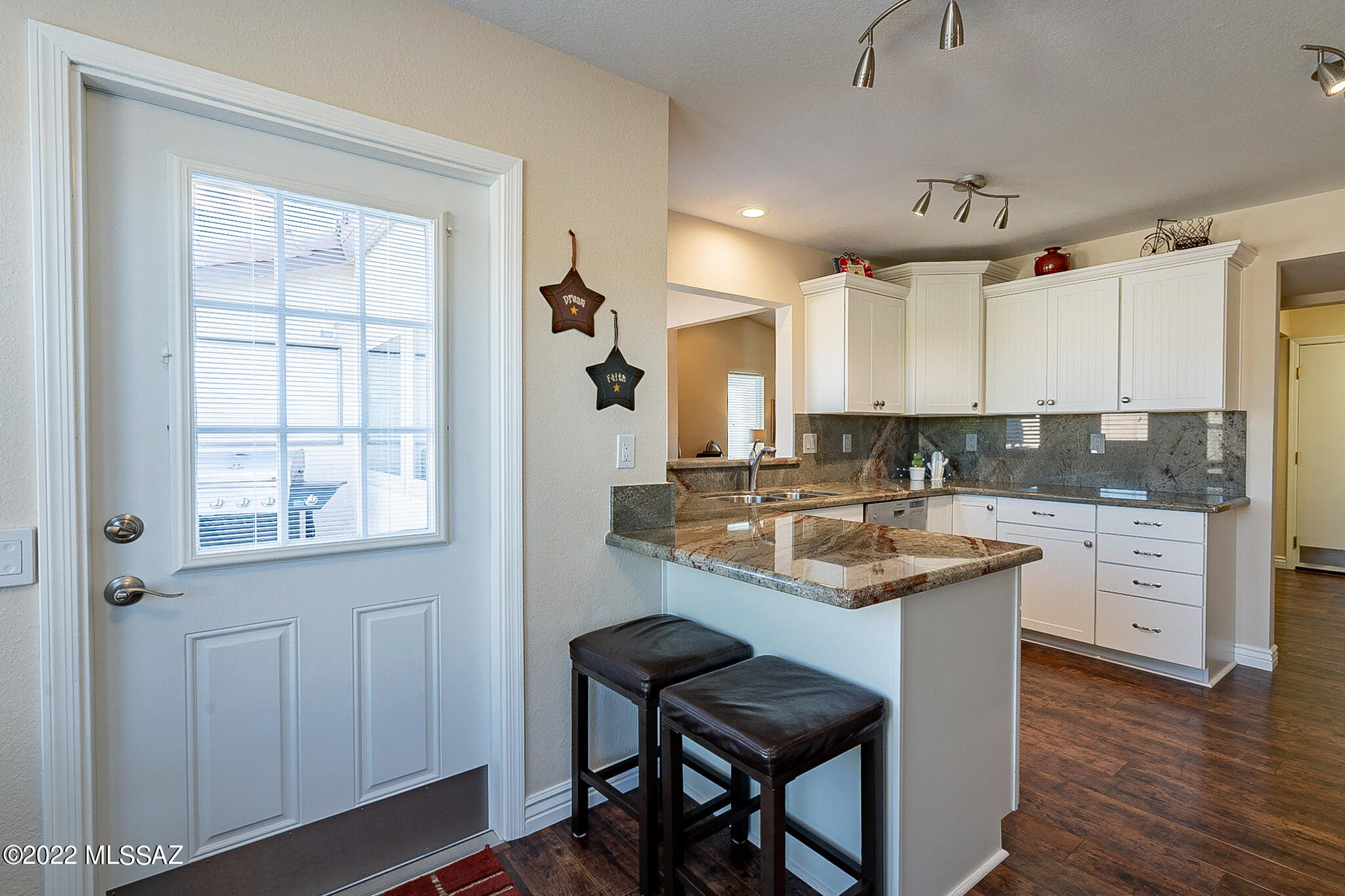 1565 E Broken Bow Way