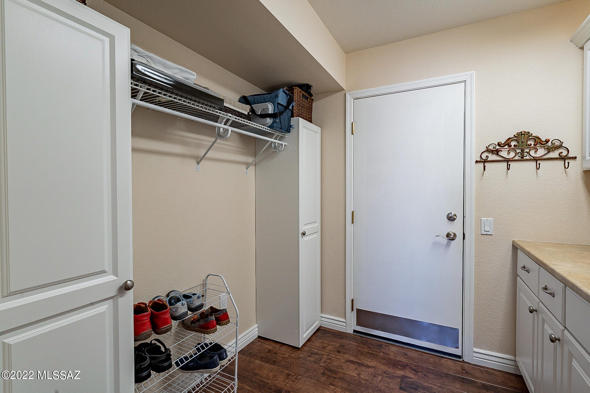 1565 E Broken Bow Way